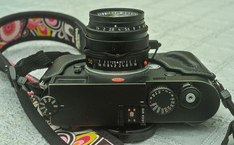 Leica M10